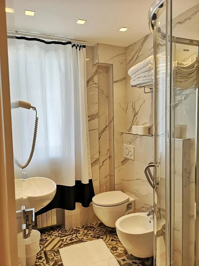 Family Suite Appartments Orchidea Blu 里米尼 公寓