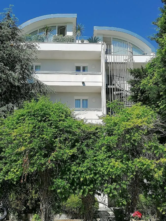 公寓 Family Suite Appartments Orchidea Blu 里米尼